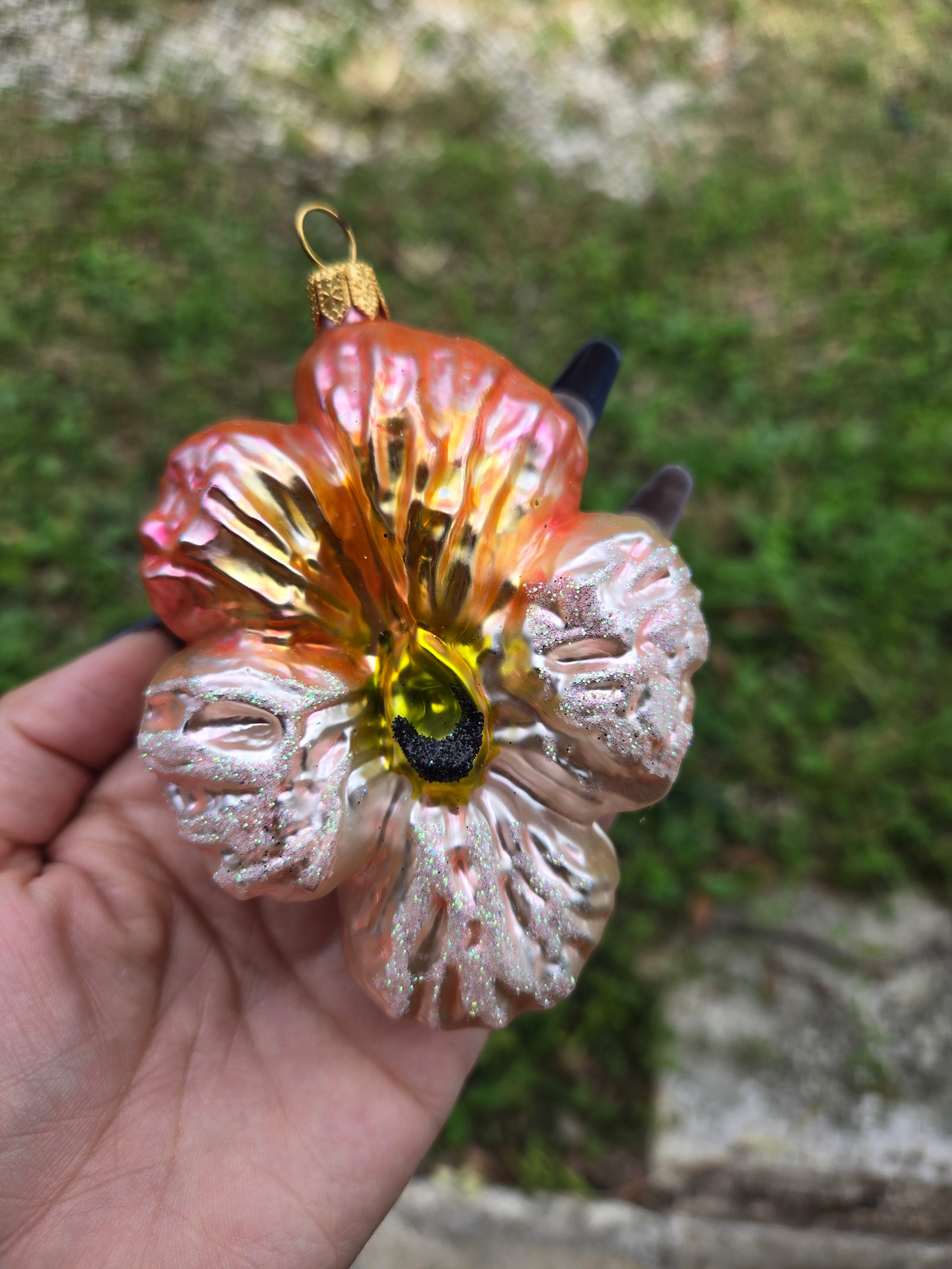 Sparkling Glass Pansy