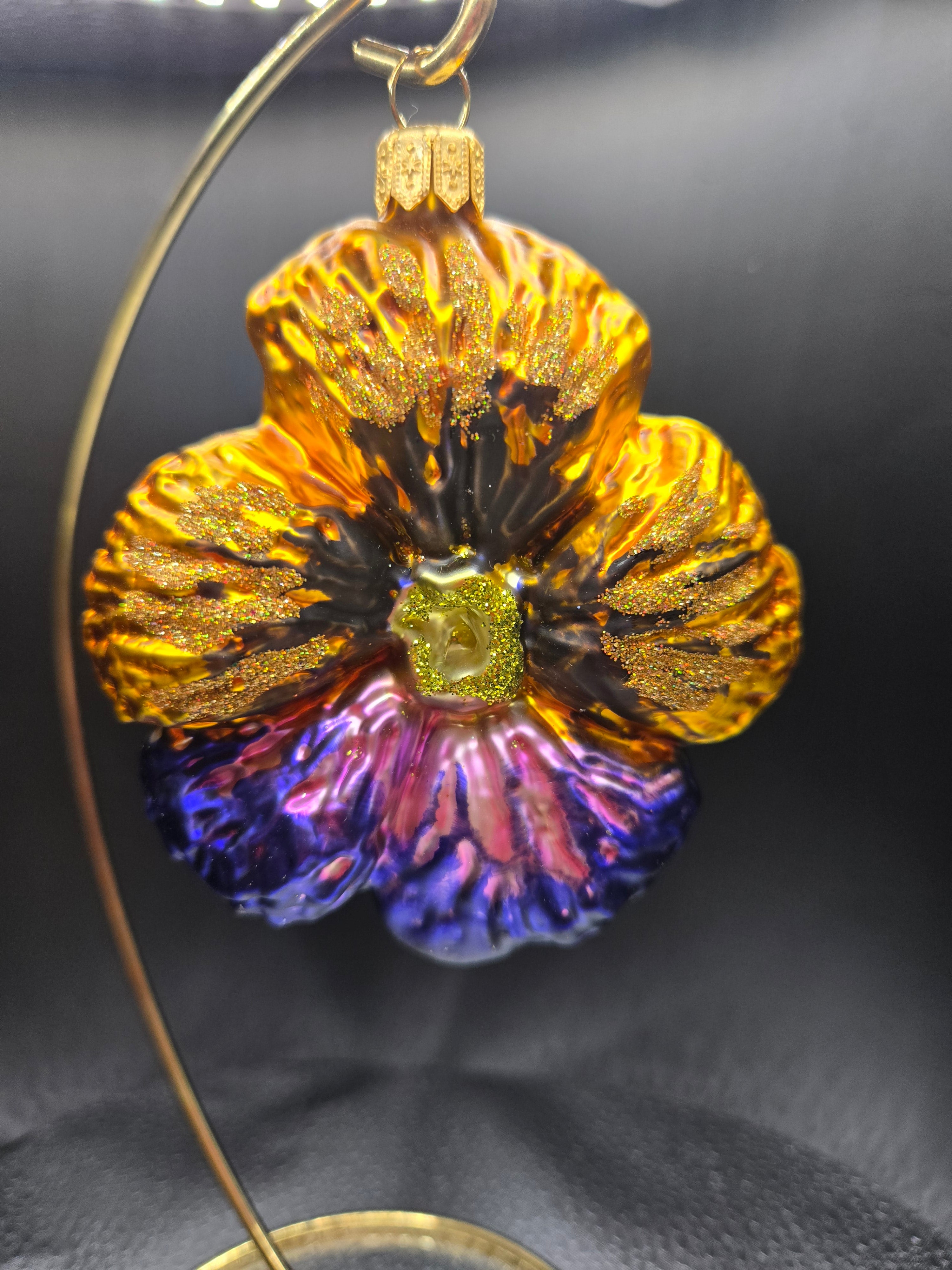 Sparkling Glass Pansy