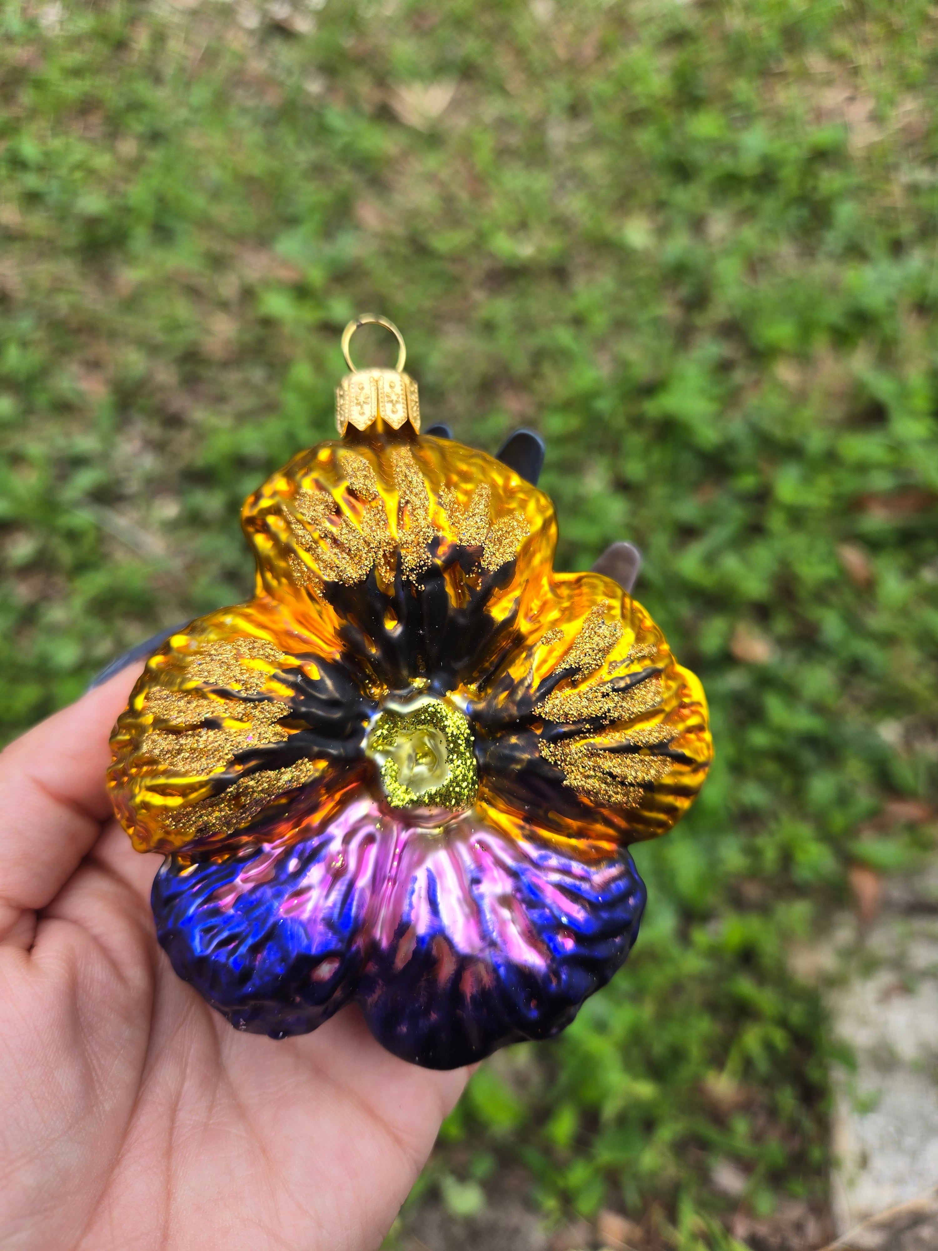 Sparkling Glass Pansy