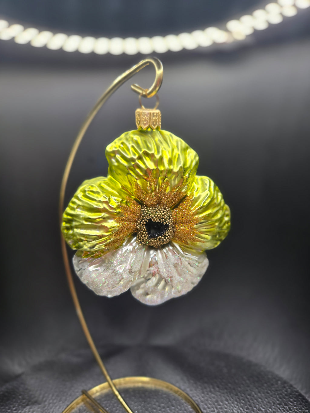 Sparkling Glass Pansy