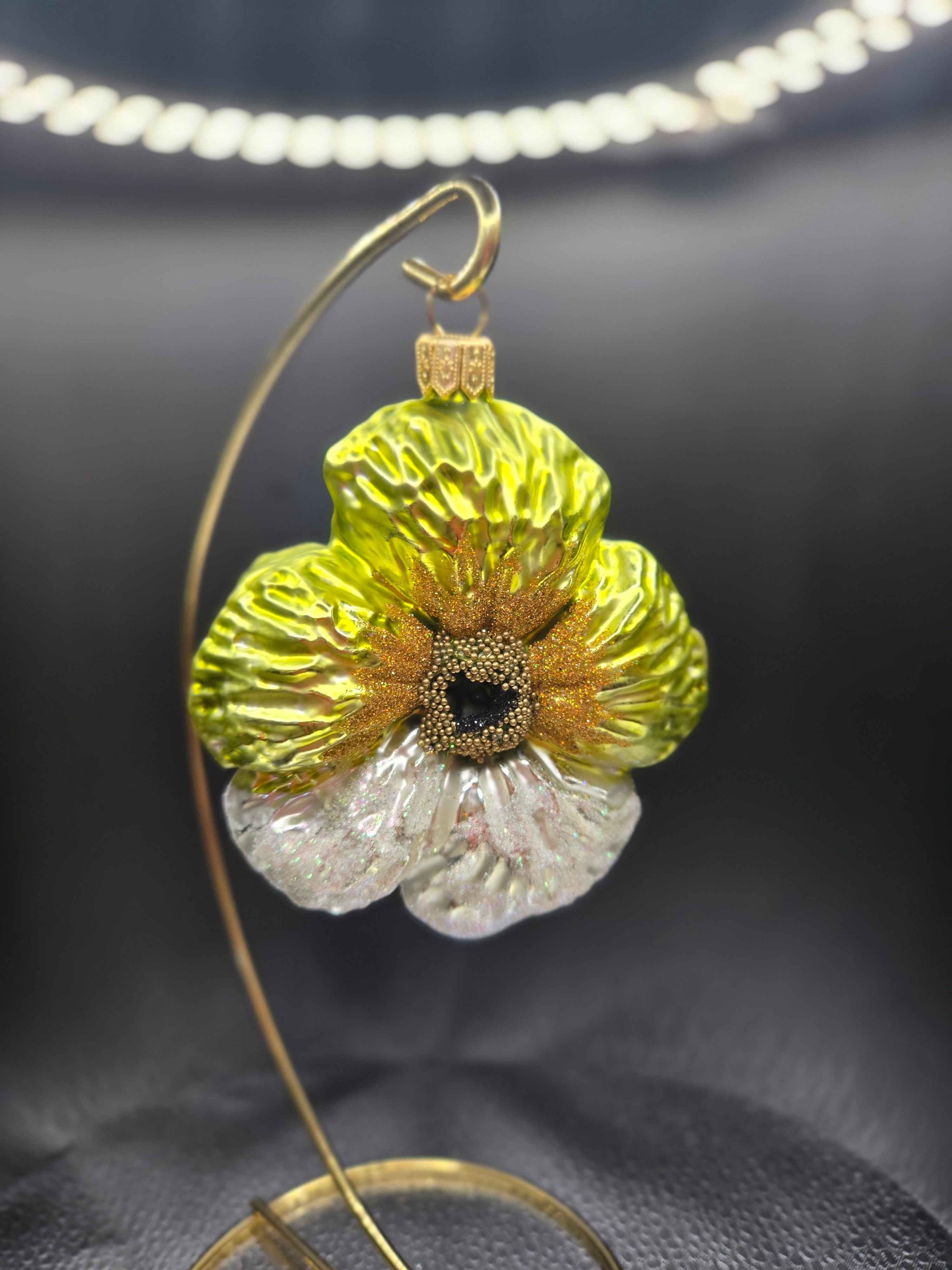 Sparkling Glass Pansy