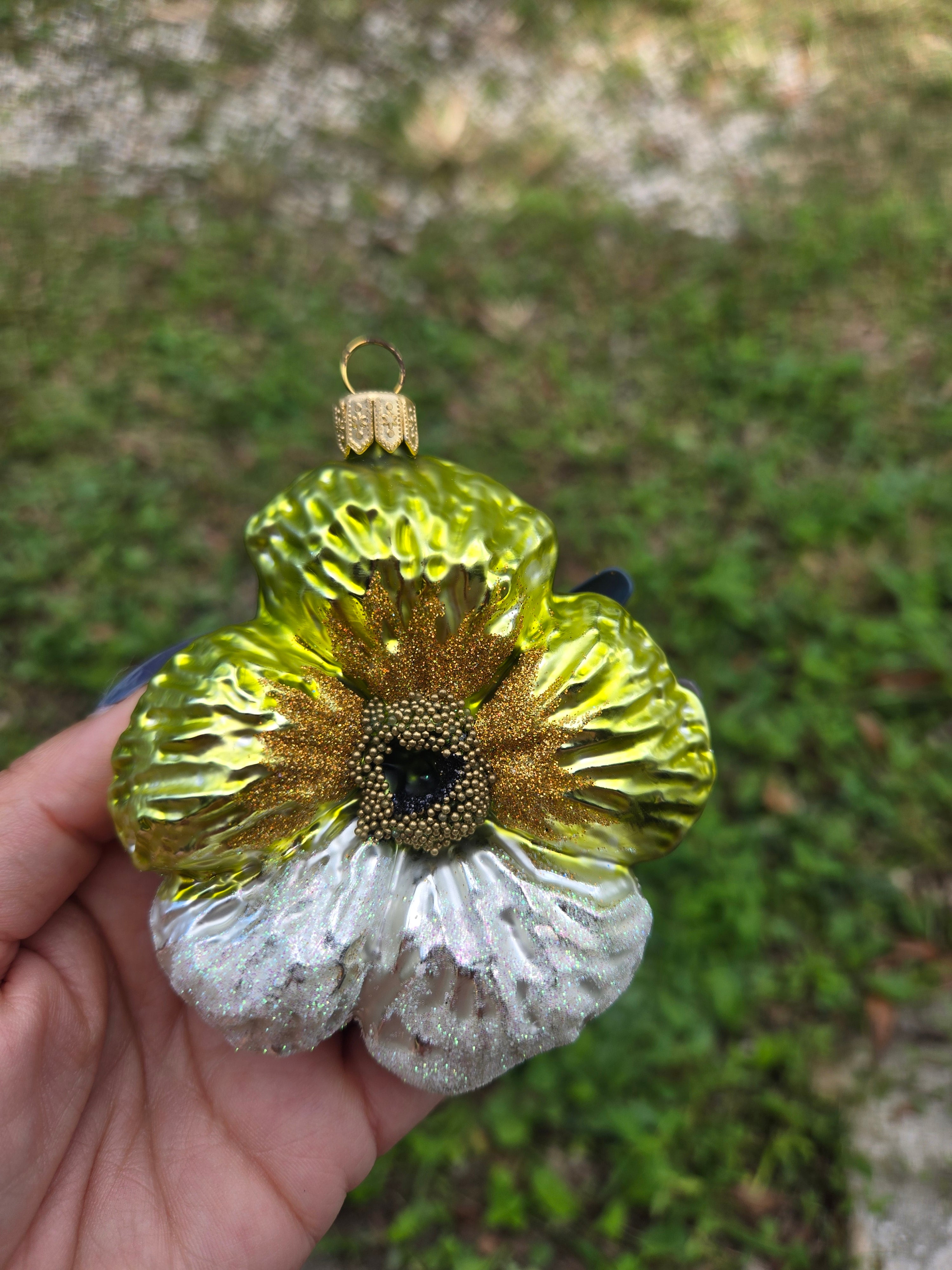 Sparkling Glass Pansy